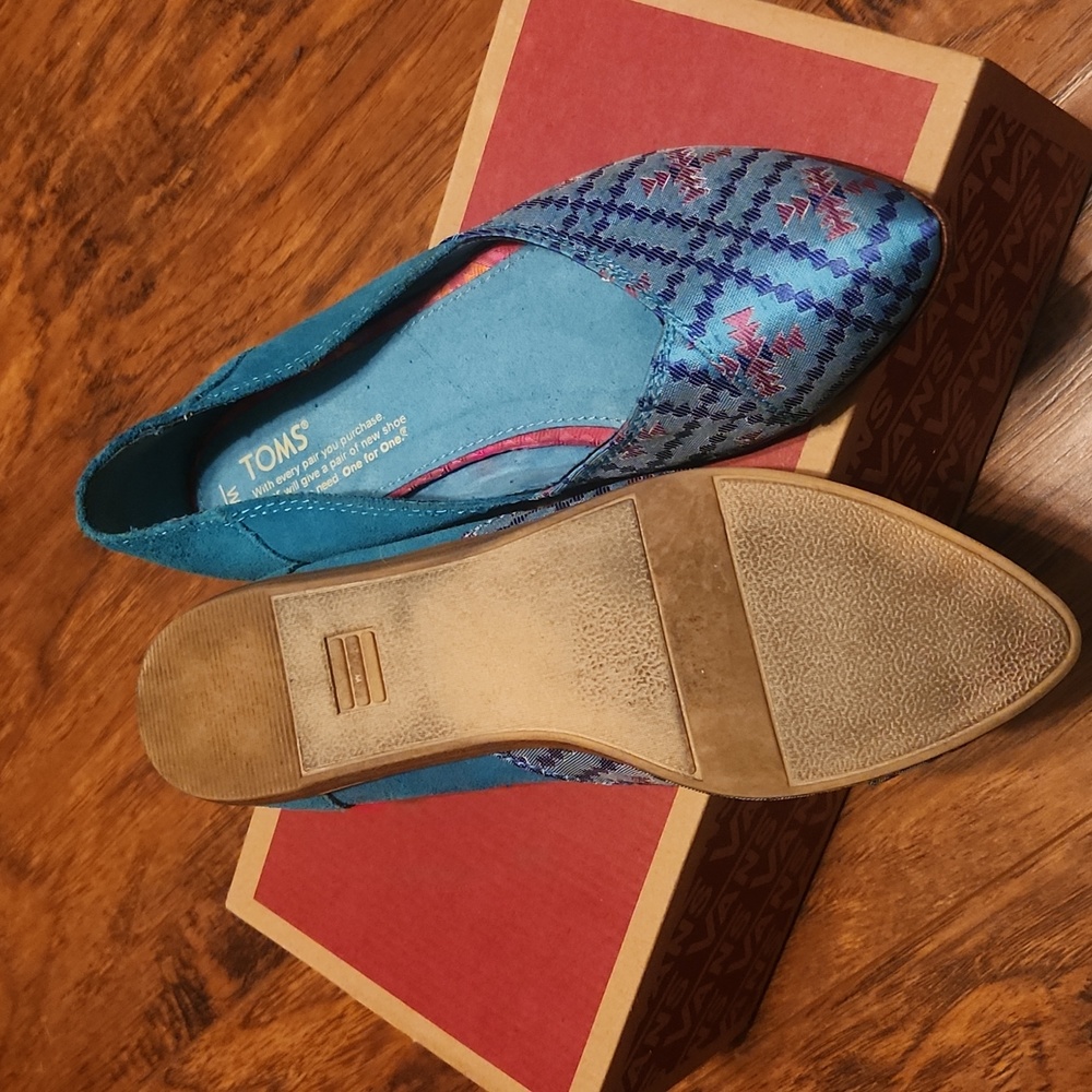 Shoes - Picture 4 of 4